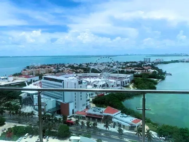 DEPARTAMENTO EN RESIDENCIAL EMERALD FRENTE AL MAR