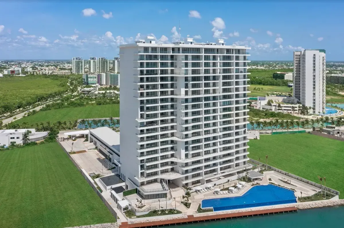 Blume Boutique Condos - 1