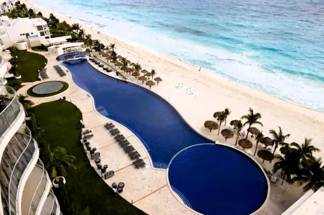 DEPARTAMENTO EN VENTA EN ZONA HOTELERA DE CANCÚN